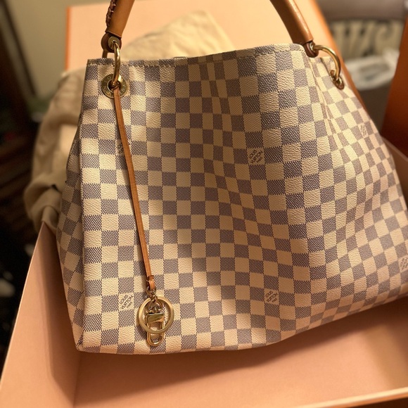 “Discontinued” Louis Vuitton MM Artsy - Picture 4 of 8